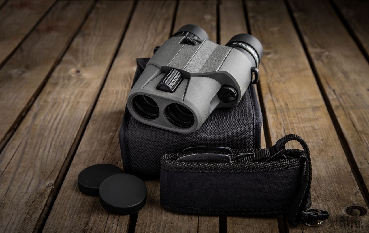 Telescope vs Binoculars: Which is Best for Stargazing?