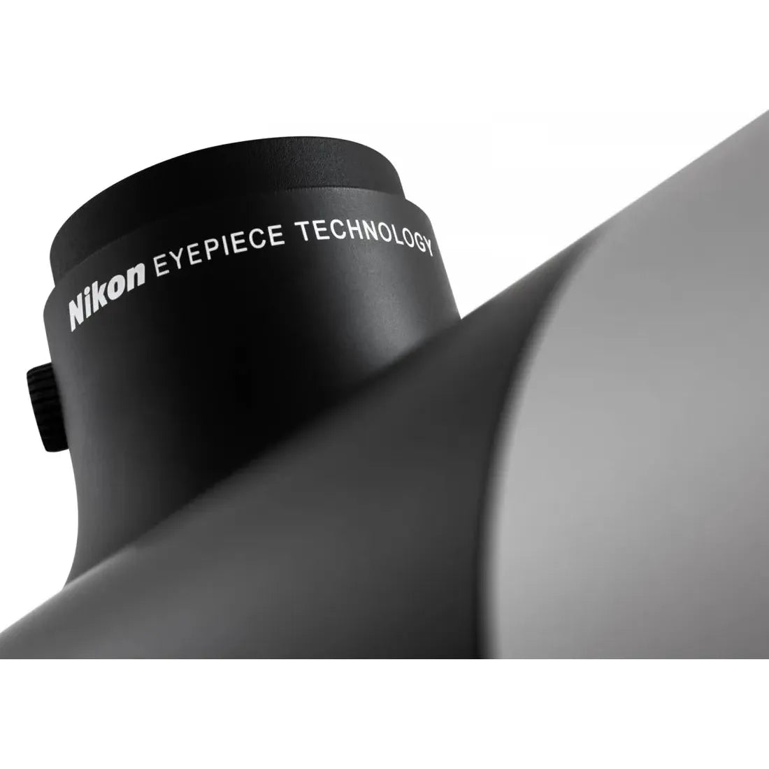 State of the art Nikon electronic eyepiece integrated into the unistellar eVscope, featuring a 7.7-megapixel resolution for exceptional clarity and detail in celestial observations