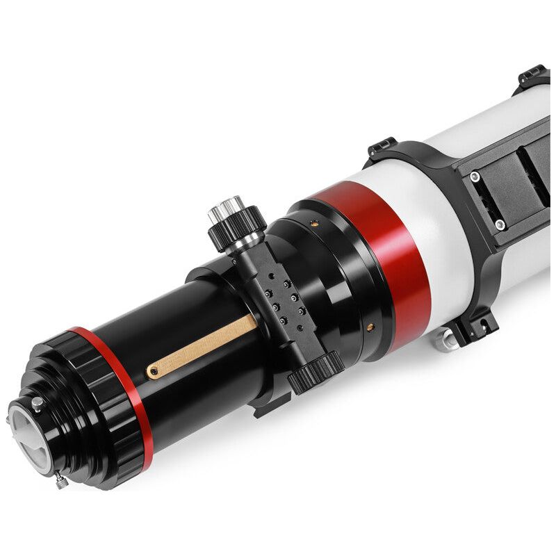 Technical view of the gear focuser on the Omegon Apochromatic Refractor Pro APO AP 140/910 Triplet OTA, showcasing its precision engineering and smooth operation. This advanced focuser mechanism enables precise adjustments for achieving optimal focus, essential for capturing detailed images in astrophotography