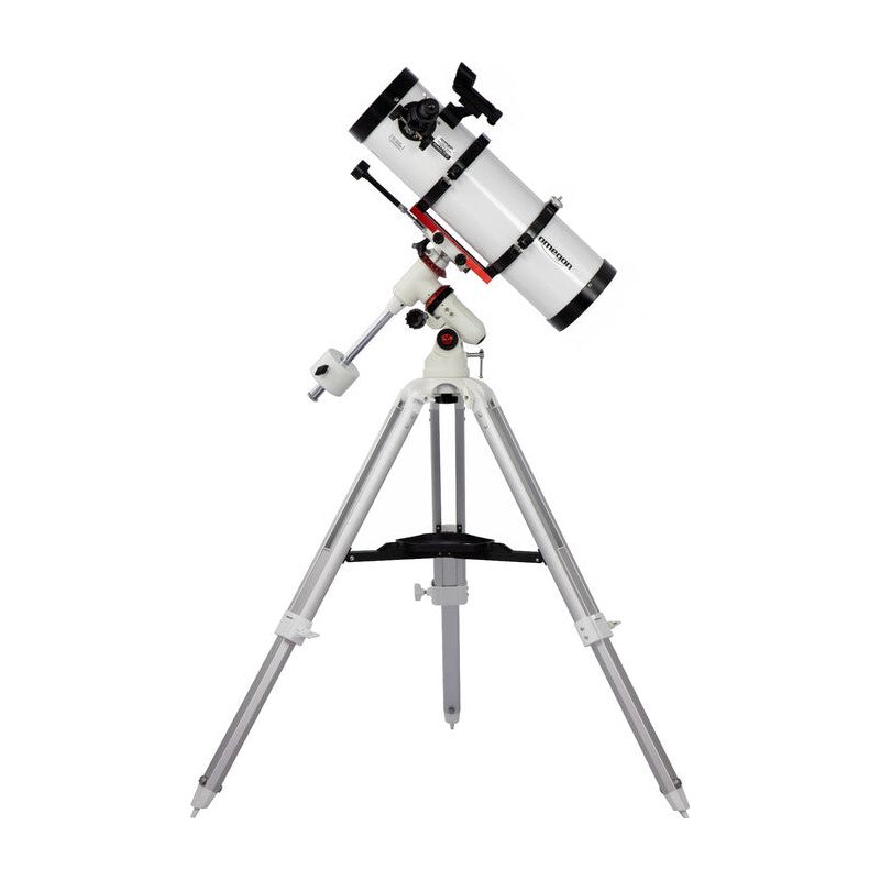 Omegon Telescope Advanced 130/650 EQ-320 - Image showing the complete telescope from the side including the equatorial mount and tripod